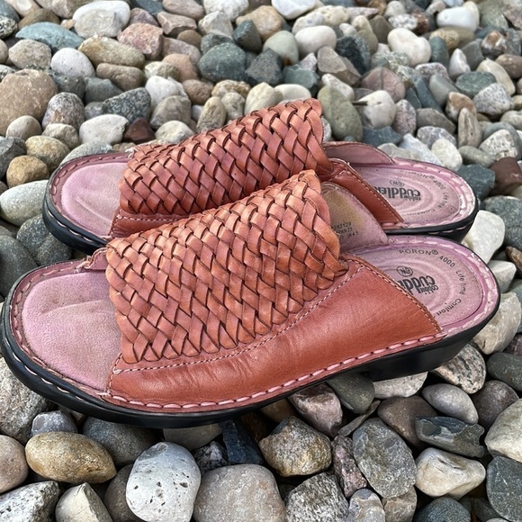 Cobbi‎ Cuddlers Woven Leather Sandals - Picture 2 of 8